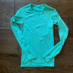 Long sleeve LuluLemon workout top